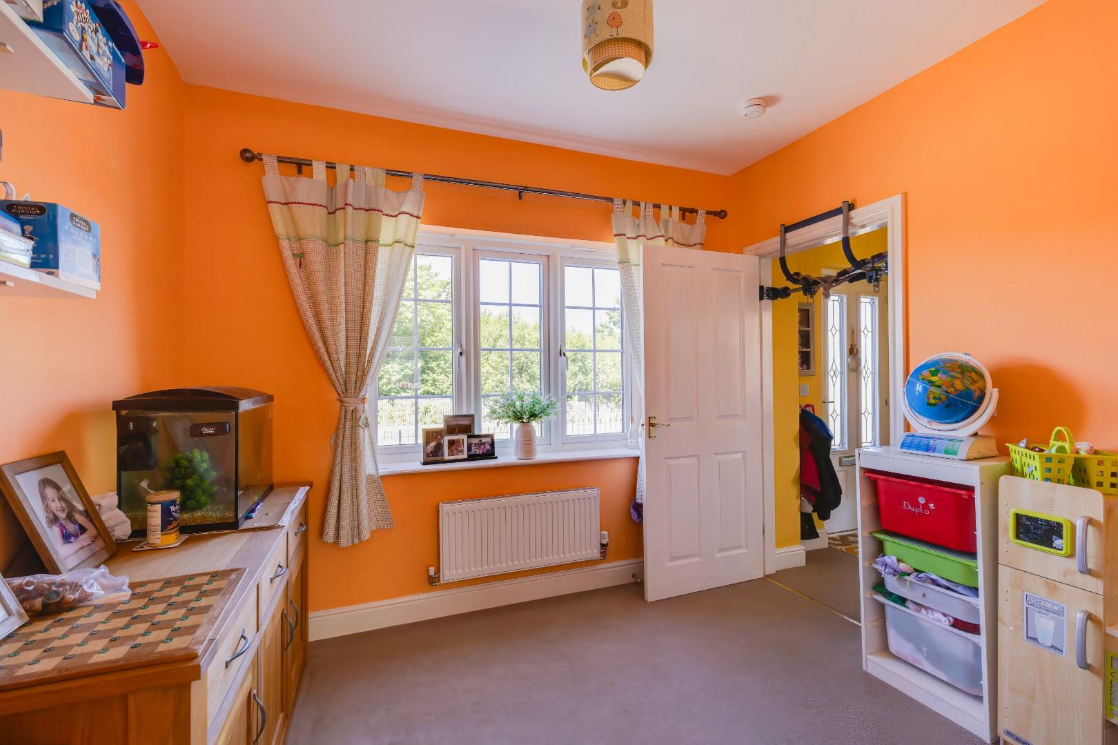 1 Lantern Close, Llanharan, Pontyclun, CF72 9ZB